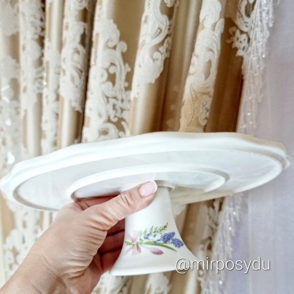 Подставка для торта фарфоровая BonaDi Весенняя история 20 см (498-170)